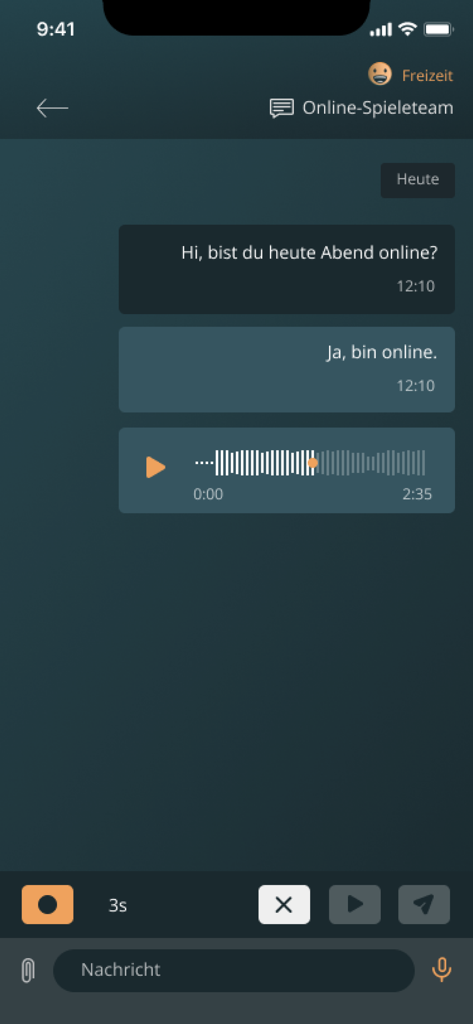 Interface of the Closer App showing a secure group chat with text and voice messages
