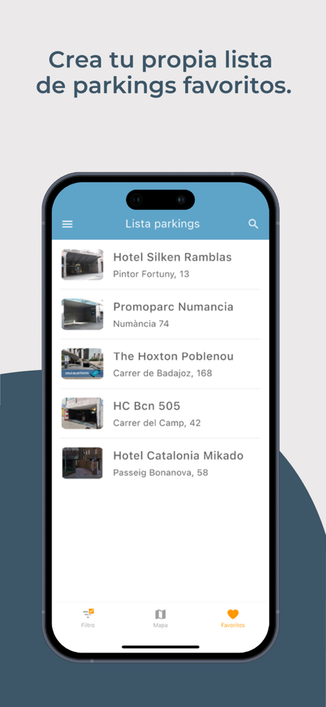 Pantalla de la app móvil wesmartPark mostrando una lista curada de ubicaciones de aparcamiento favoritas con direcciones.