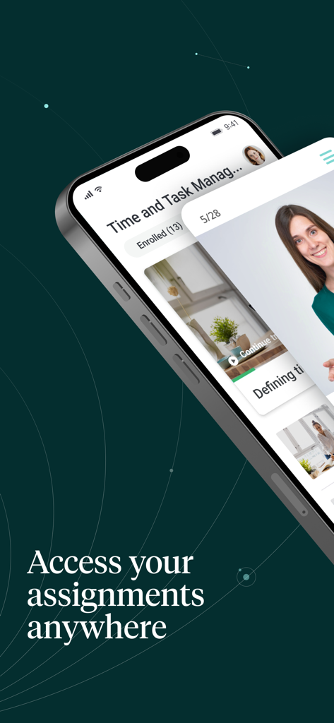 Uno smartphone che mostra l'interfaccia dell'app mobile iSpring LMS con incarichi di formazione aziendale