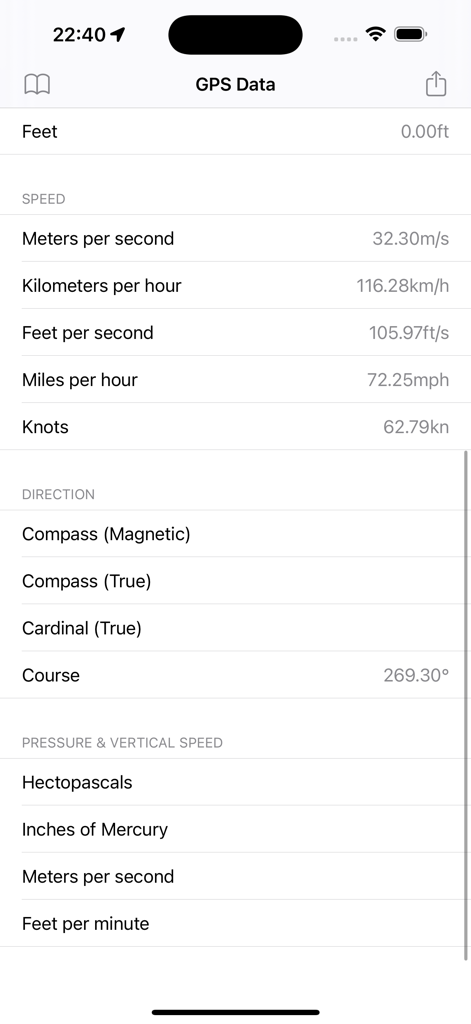 Una lista de métricas de navegación en la aplicación Datos GPS que muestra la velocidad en varias unidades y la dirección de la brújula