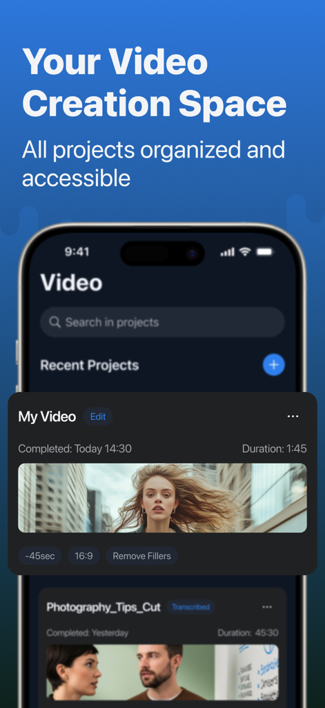Pantalla de la aplicación Descript Ai que muestra proyectos de vídeo organizados con etiquetas de edición como eliminar rellenos y transcripción