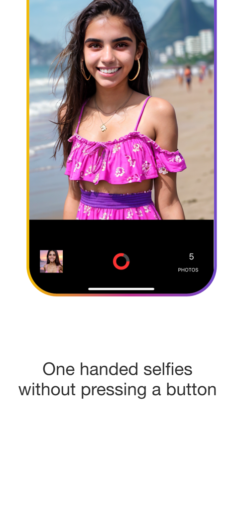 PhotoBot - Endless timer cam - Una mujer sonríe para una selfie en la playa tomada con la aplicación de temporizador sin manos PhotoBot