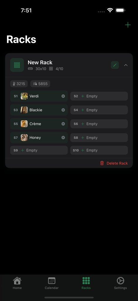 Reptile Tracker: Pets - A dark-themed mobile app screen showing the rack management feature of Reptile Tracker with individual slots for reptiles like Verdi, Blackie, Crème, and Honey.