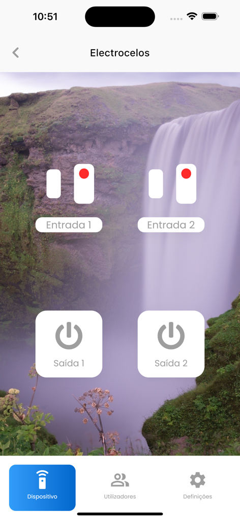 Motorline MCONTROL - Panel de la aplicación Motorline MCONTROL que muestra los controles de entrada y salida
