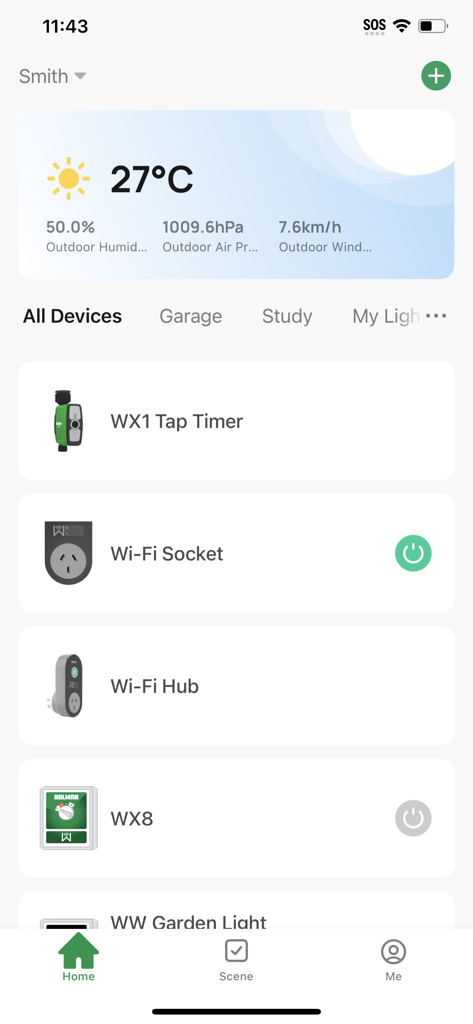 Holman Home - Schermata iniziale dell'app Holman Home che mostra i dati meteorologici esterni e un elenco di dispositivi intelligenti connessi per irrigazione e illuminazione.