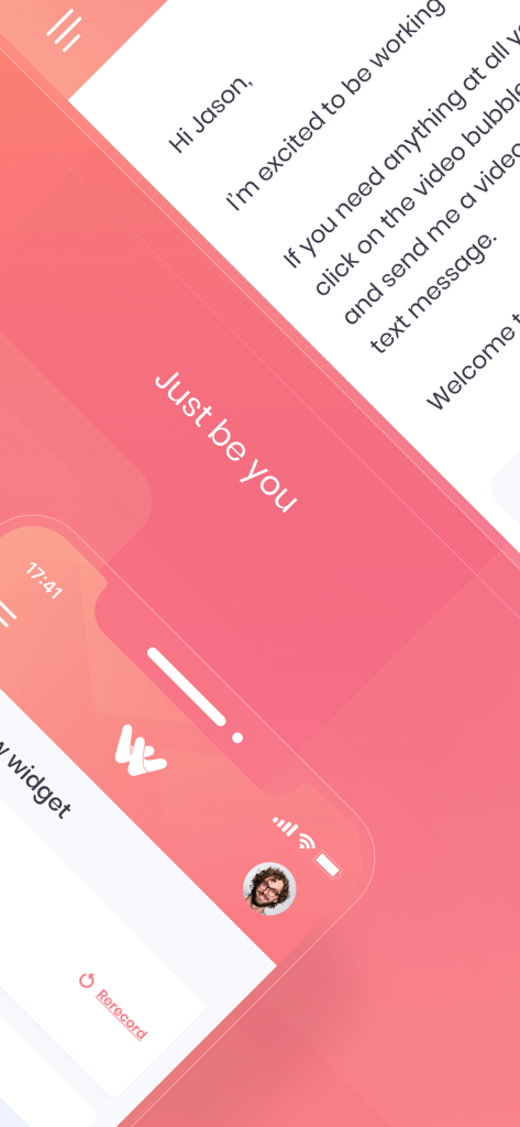 Warm Welcome - Captura de pantalla de la aplicación Warm Welcome mostrando un mensaje de video personalizado y el eslogan Sé tú mismo