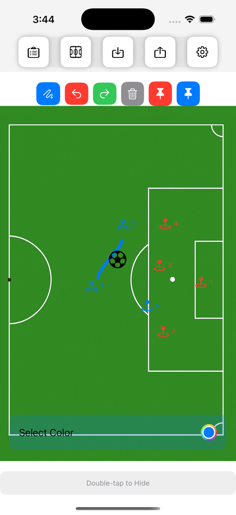 Strike Lite: Tactics Board - A digital soccer tactics board with red and blue player pins and movement lines on a green pitch.