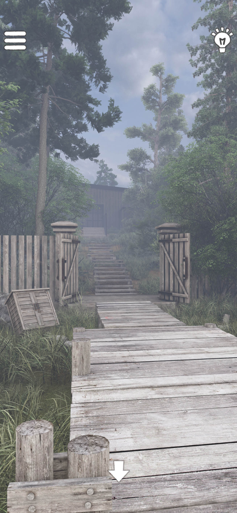 Can you escape Villa Lakeside - Ein Holzweg, der zu einem offenen Tor in einem ruhigen, nebligen Wald führt