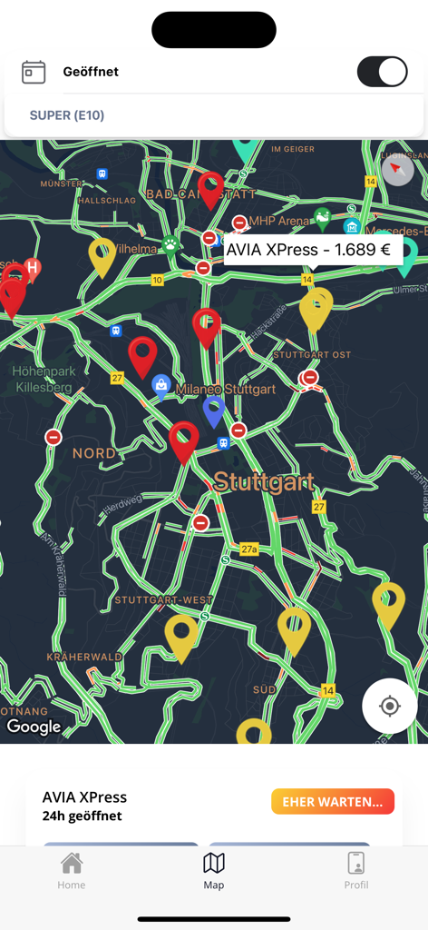 Vista de mapa de la aplicación Combustible Barato que muestra los precios de las gasolineras y marcadores de ubicación con una alerta de pronóstico de precios.