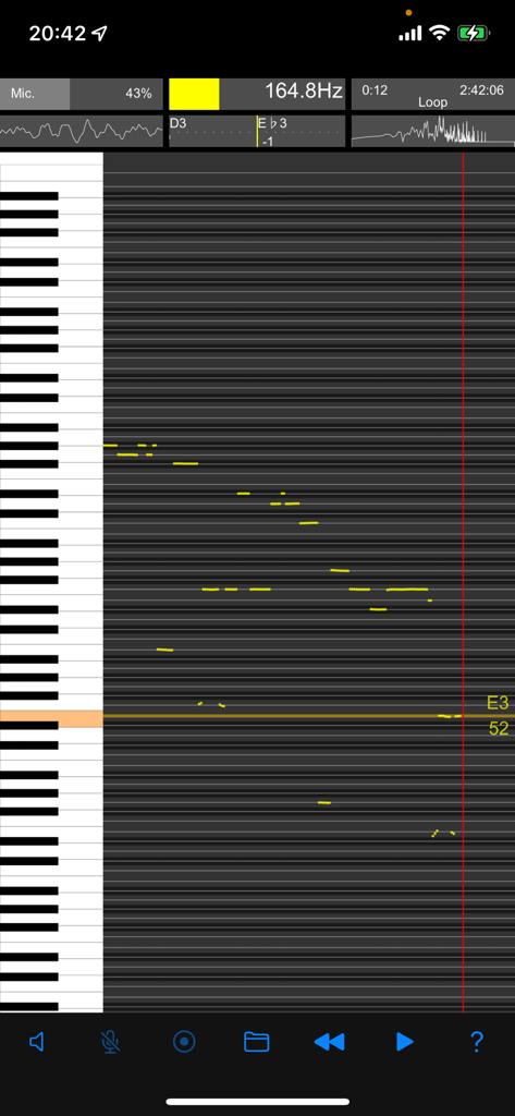Vocal Analyzer Z - Real-time pitch analysis interface showing a scrolling graph with frequency and MIDI note data.