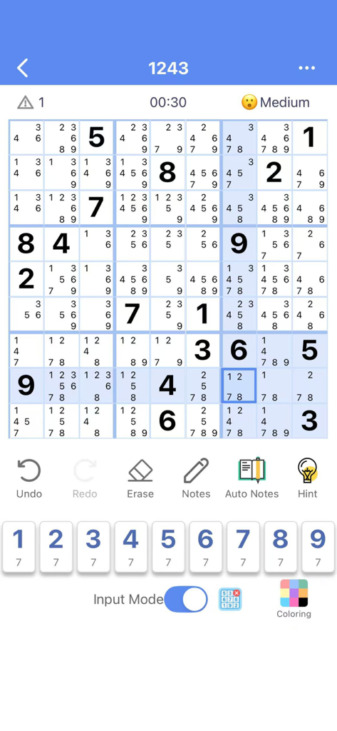 Sudoku Custom: Solve & Learn - Capture d'écran de l'application Sudoku Custom montrant un puzzle de niveau moyen avec des notes de candidats et des outils de jeu