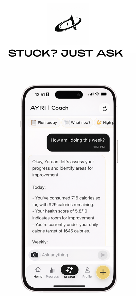 Interfaz de chat del Entrenador de IA de la aplicación AYRI que muestra el seguimiento de calorías y el progreso de la salud