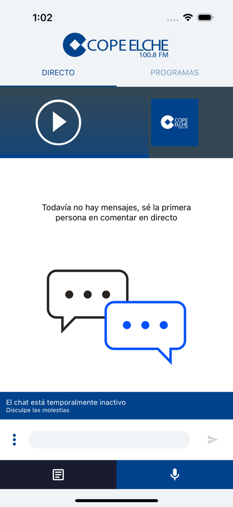 Interfaz de transmisión de radio en vivo de la aplicación móvil Cope Elche con un botón de reproducción y sección de chat.