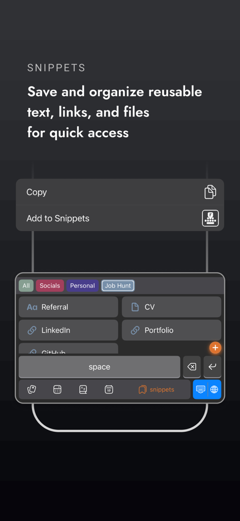 Interfaz del teclado de la aplicación FlexiBoard mostrando la función de fragmentos para guardar y organizar texto reutilizable, enlaces y archivos como CV y LinkedIn dentro del teclado