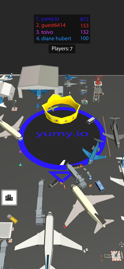 yumy.io - Black Hole Games - Un gran agujero negro con una corona dorada tragándose aviones en un mapa de aeropuerto dentro del juego yumy.io