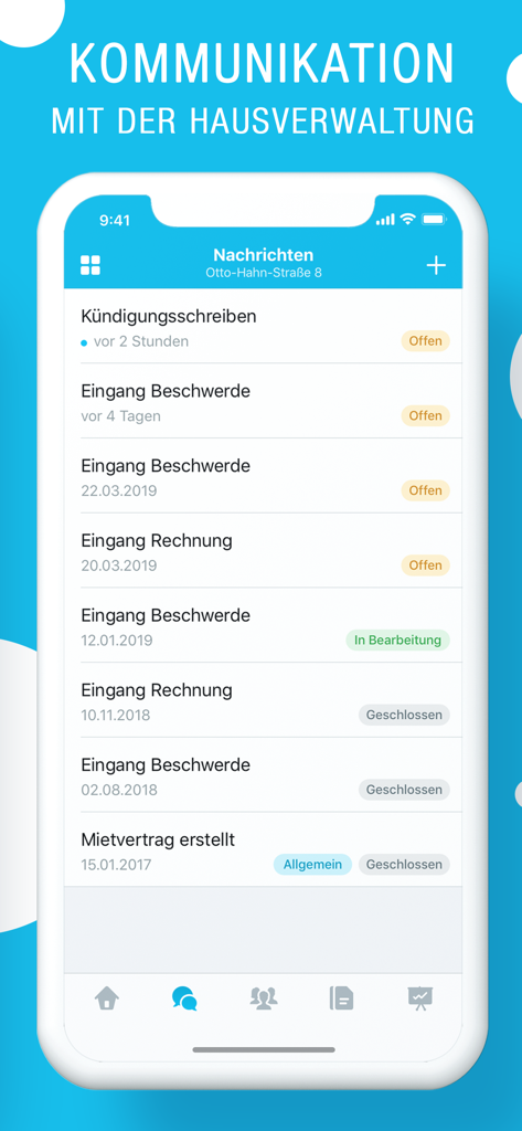 Captura de pantalla de la aplicación HOMECASE que muestra una lista de mensajes y actualizaciones de estado para la comunicación con la administración de la propiedad.