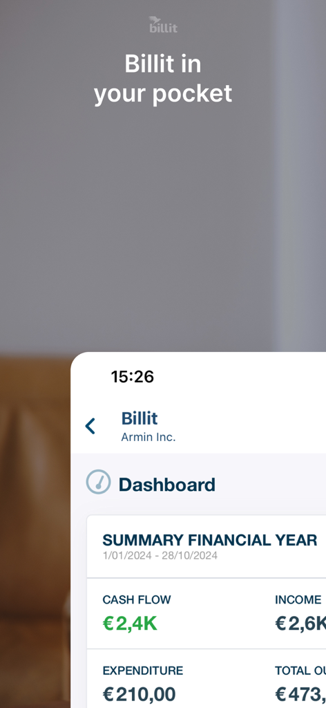 Billit Expenses - Panel de la aplicación móvil Billit Expenses mostrando un resumen del año financiero con métricas de flujo de caja e ingresos.