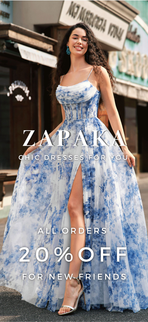 ZAPAKA- Prom & Occasion Dress - 女性が、Zapakaアプリでの20%割引を宣伝する、ハイレッグスリット付きの長い青と白の花柄のフォーマルドレスを着用している