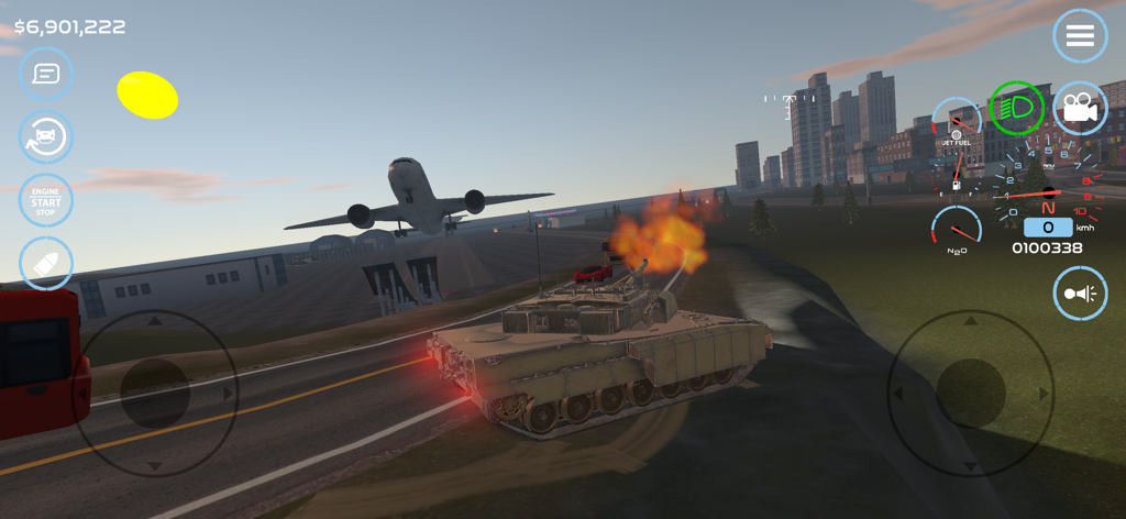 Un char tirant sur une route avec un avion à réaction décollant en arrière-plan dans Car Sim Open World.