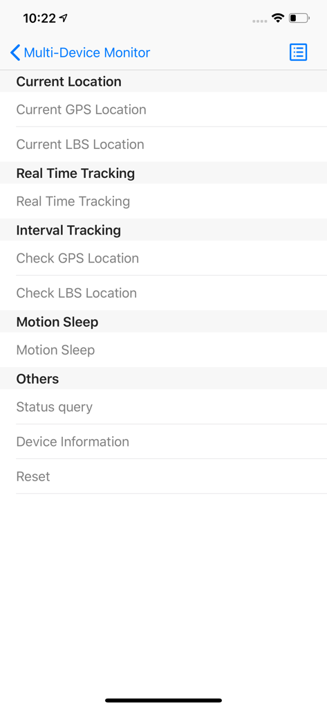 Pantalla del menú de la aplicación EZ Tracking mostrando opciones para rastreo en tiempo real, rastreo por intervalos y monitorización de ubicación.