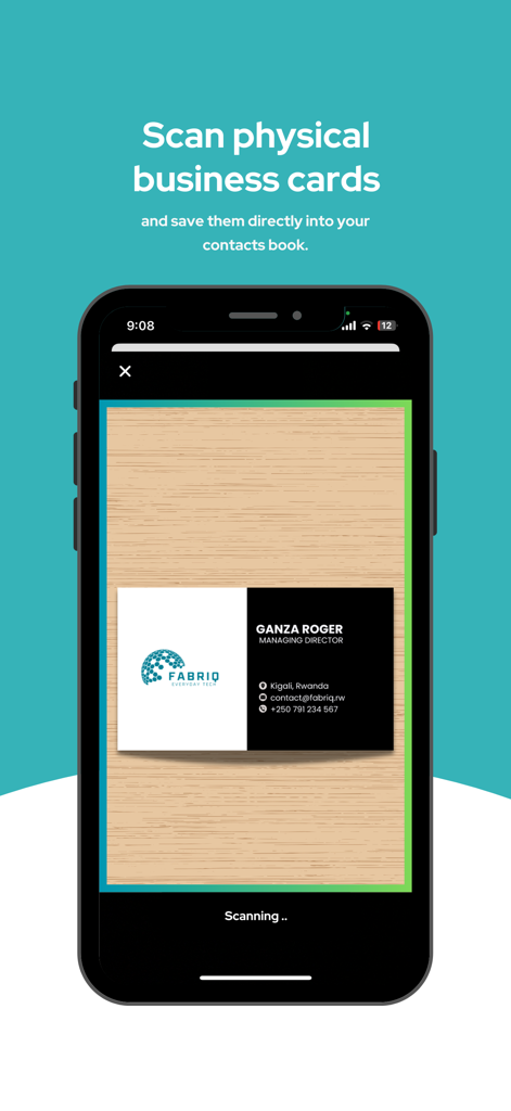 Nami - A business card - Interfaccia smartphone dell'app Nami che scansiona un biglietto da visita fisico per salvare le informazioni di contatto direttamente sul telefono