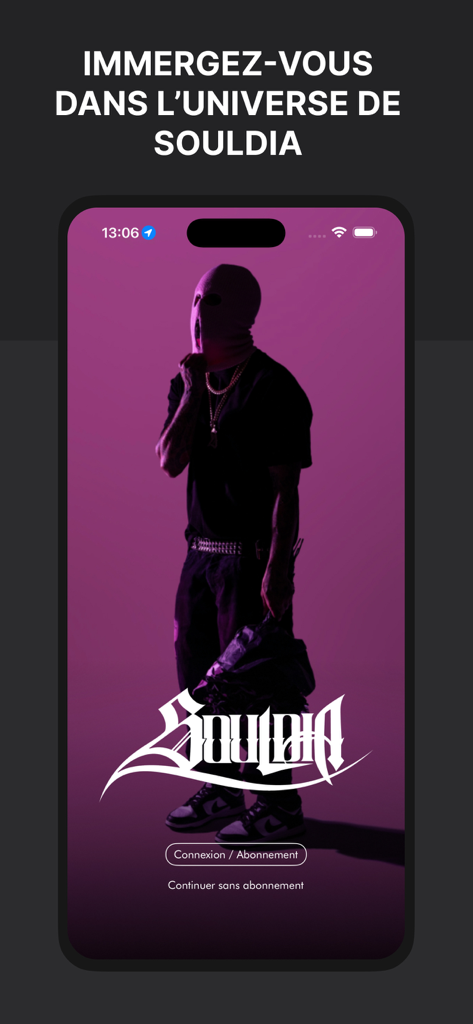 Souldia - Official App - La pantalla de bienvenida de la app oficial de Souldia con una imagen del artista con pasamontañas y opciones para iniciar sesión o suscribirse