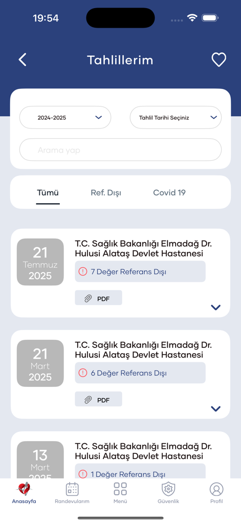 Ein mobiler App-Bildschirm von e-Nabiz, der eine Liste von Laborergebnissen und medizinischen Aufzeichnungen von türkischen Krankenhäusern zeigt.