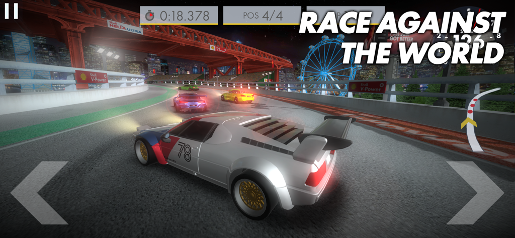 Shell Racing - Un'auto sportiva argentata compete su una pista cittadina di notte con una ruota panoramica sullo sfondo