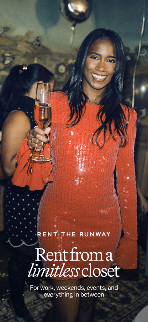 Una donna con un abito di paillettes rosse che tiene un bicchiere di champagne a un evento sociale per Rent the Runway