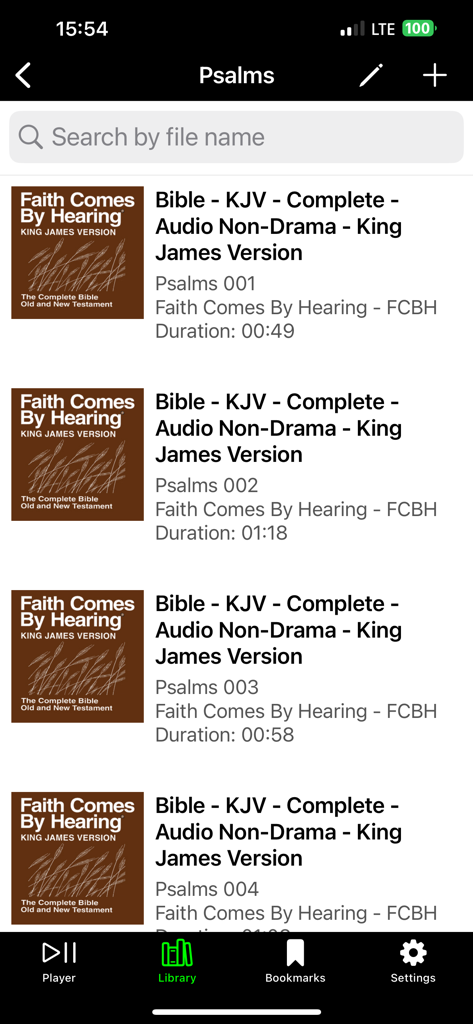 Player for Audiobooks & Music - Pantalla de biblioteca de BookPlayer Pro que muestra una lista de pistas de audiolibros organizadas y una barra de búsqueda.