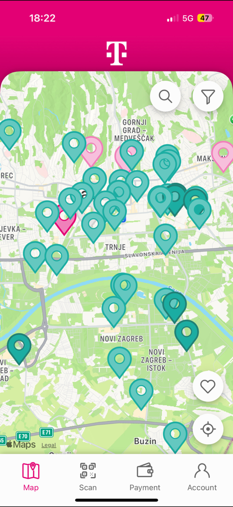 espoTs - ザグレブのクロアチアにあるいくつかの電気自動車充電ステーションのピンを示すespoTsアプリのマップビュー