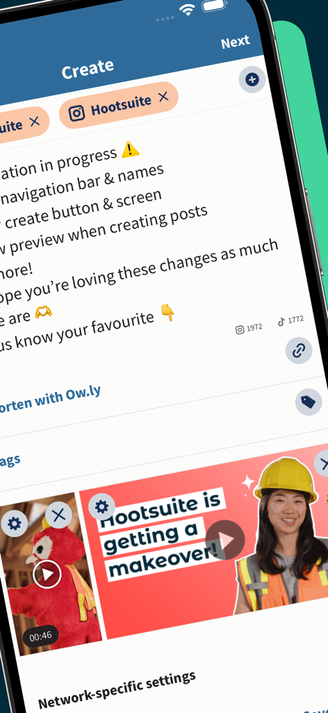 Hootsuiteモバイルアプリの画面に、ソーシャルメディアの投稿作成とスケジューリング機能が表示されている