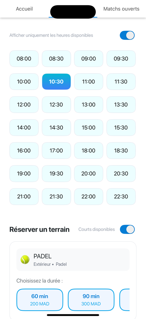 Sportym - Interface de l'application Sportym montrant une grille de créneaux horaires disponibles et des options de prix pour la réservation d'un terrain de padel
