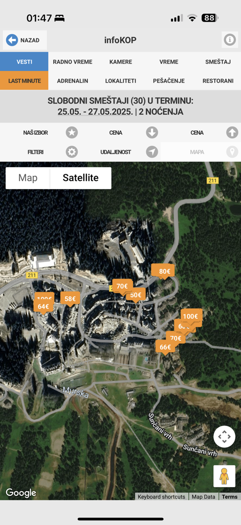 infoKOP - Satellitenkarte des Kopaonik-Skigebiets, die verfügbare Unterkunftspreise innerhalb der infoKOP-App anzeigt