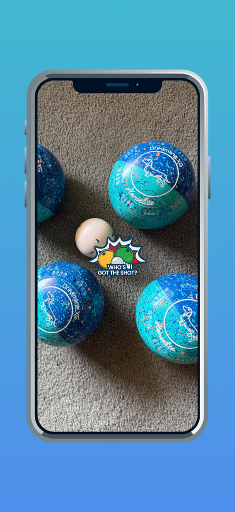 Smartphone-Bildschirm mit dem WGTS-App-Logo über Rasenbowling-Kugeln und einem Jack zur Entfernungsmessung