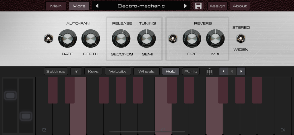 Interface do usuário do aplicativo de piano elétrico HOUSE Mark I com botões de controle de som e um teclado virtual