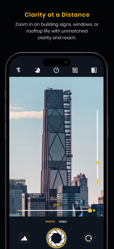 Ultra Camera Pro 200x Tele Cam - Interface do aplicativo Ultra Camera Pro mostrando uma visão com zoom 200x de um arranha-céu da cidade.