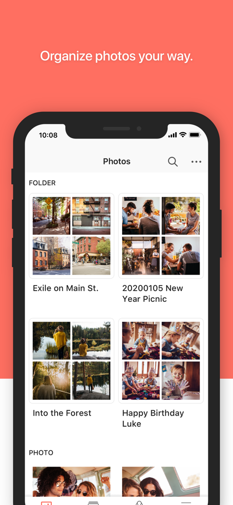 Interfaccia dell'app Synology Photos che mostra cartelle di foto organizzate e album personalizzati su uno schermo mobile
