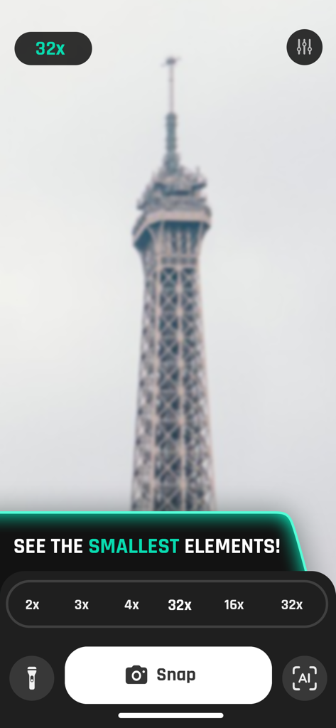 Binoculars Shoot Zoom Camera - 双眼鏡撮影ズームカメラアプリのインターフェース。エッフェル塔の先端を32倍に拡大した画像が表示され、ズームコントロールとスナップボタンがあります。