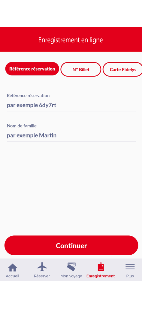 Interfaz de check-in en línea de la aplicación Tunisair con campos de referencia de reserva y apellido.