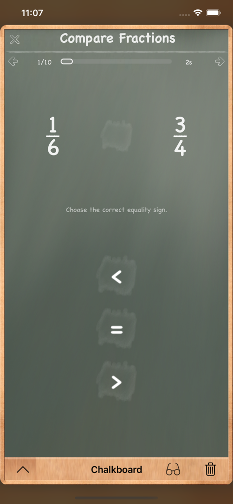 MathBoard Fractions - La interfaz de la aplicación MathBoard Fractions muestra un problema de comparación de fracciones en una pizarra digital.