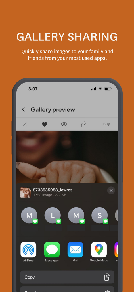 Smartphone screen showing the gallery sharing feature with various app icons for quick sharing.