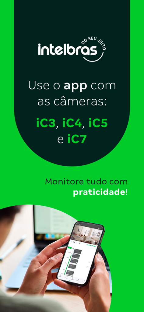 Mibo - スマートフォンでIntelbras Miboアプリを使用し、セキュリティカメラを監視している人