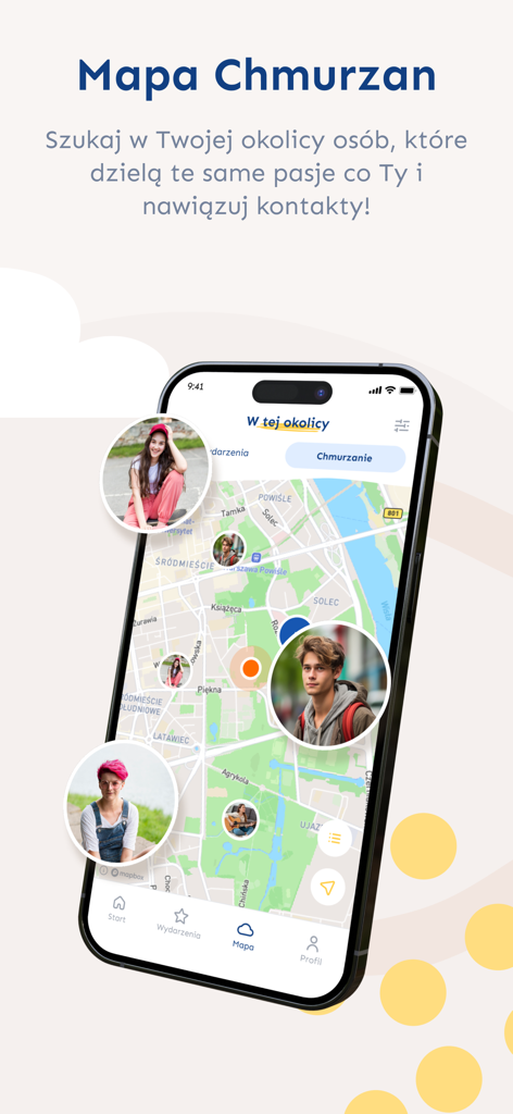 Szkoła w Chmurze - Um smartphone exibindo o recurso de mapa da comunidade do aplicativo Szkoła w Chmurze mostrando perfis e localizações de usuários locais.