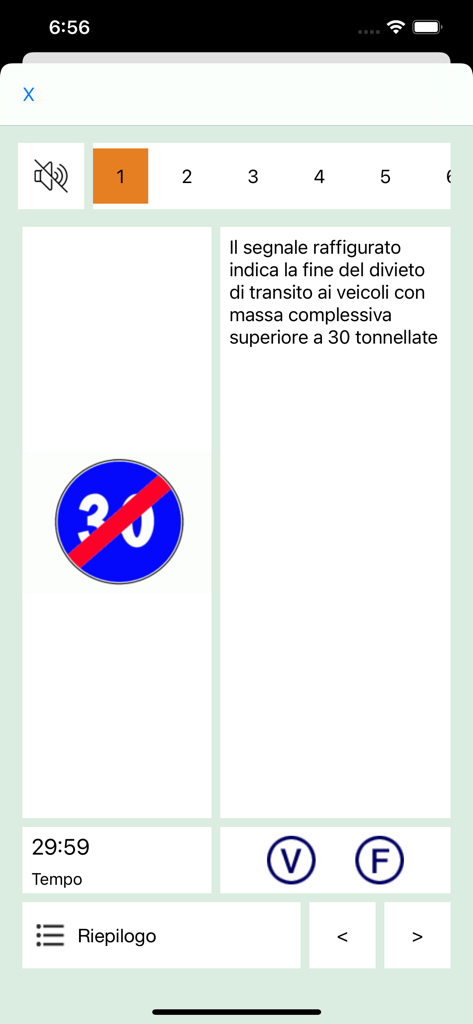 Estrema Patente AB - Italian driving license theory exam quiz interface showing a road sign question with true and false options