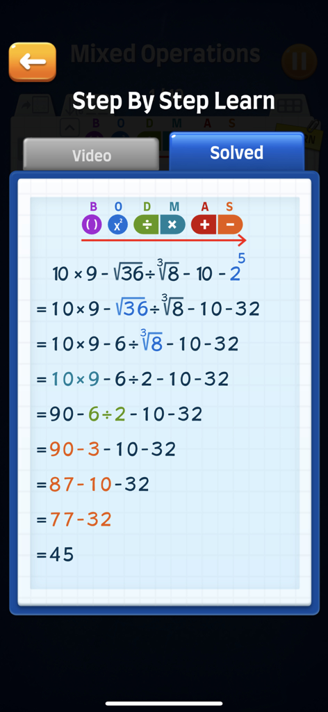 Math Games - Learn + - x ÷ - Un aperçu étape par étape d'une équation mathématique complexe démontrant l'ordre des opérations dans l'application.