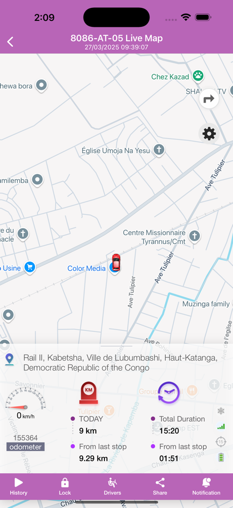Interfaz de seguimiento de flotas en tiempo real de la aplicación Track Congo que muestra la ubicación de un vehículo en Lubumbashi y estadísticas operativas