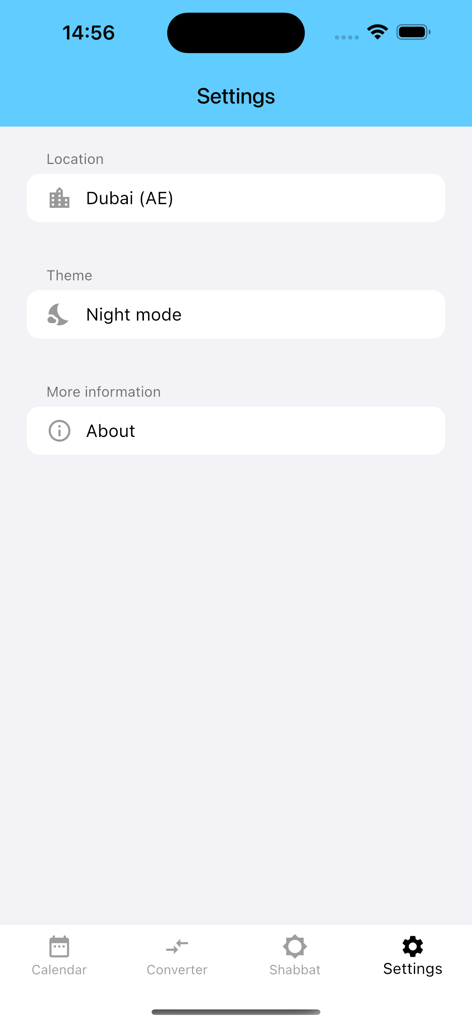 Jewish Calendar Dates - Pantalla de configuración de la aplicación Fechas del Calendario Judío mostrando la selección de ubicación y las opciones de tema en modo nocturno.