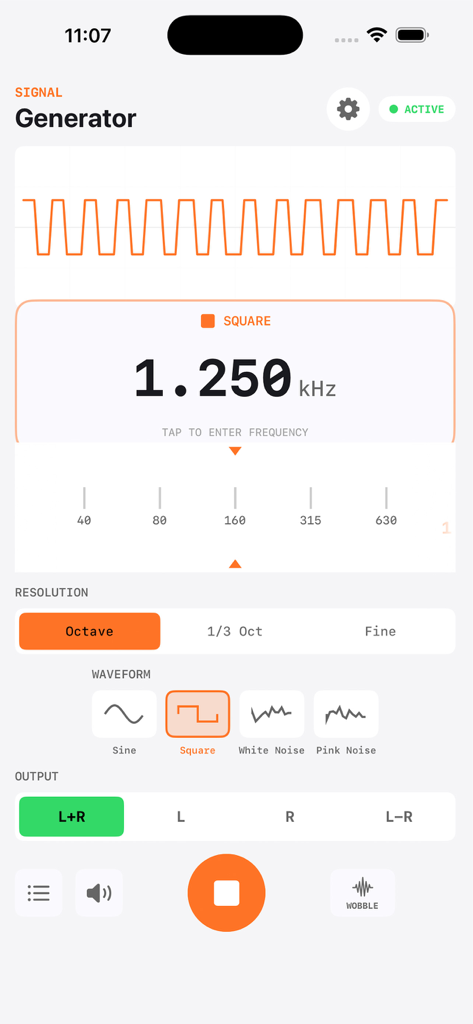 Interfaccia dell'app Signal Generator che mostra un'onda quadra a 1.250 kHz con un display dell'oscilloscopio in tempo reale
