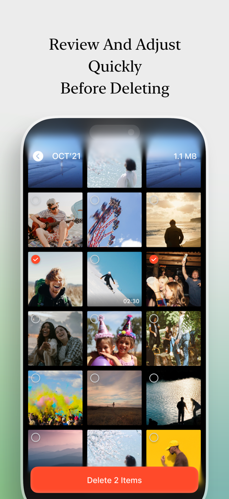 SwipeNow - Photo Cleaner - Interfaz de la aplicación SwipeNow que muestra una cuadrícula de fotos donde los usuarios pueden revisar y ajustar selecciones antes de eliminar elementos para liberar espacio de almacenamiento